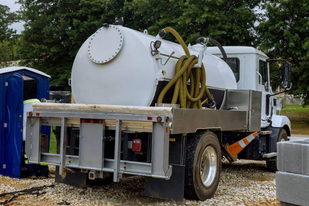 Best Portable restroom trailer rental  in Hoisington, KS